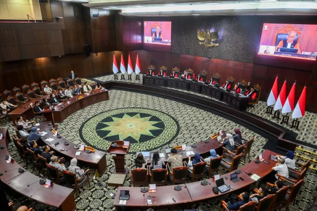 Tiga Gugatan dalam Dua Pekan: Ketika Mahkamah Konstitusi Jadi Gelanggang Pertarungan Politik