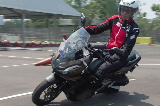 Cara Menghemat Konsumsi BBM Motor: Atur Gas hingga Rutin Servis