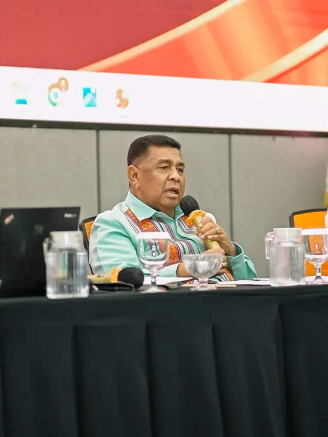 Esthon Foenay Ingatkan Pemilih Pemula NTT soal Integritas Calon dan Bahaya Politik Uang